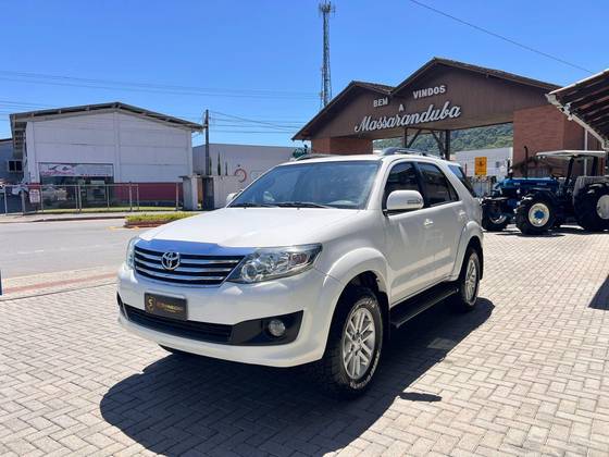 TOYOTA HILUX SW4 2.7 SR 4X2 16V FLEX 4P MANUAL